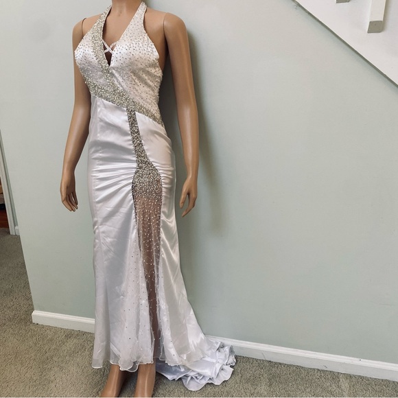 Exclusive for Diamonds bridal & formal dress - Picture 3 of 16